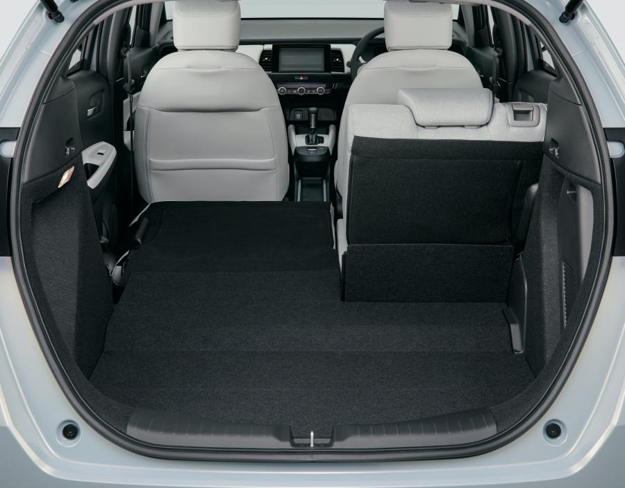 Багажник Honda Fit e:HEV Home 2020 года  (JP) (фото 17 из 18)